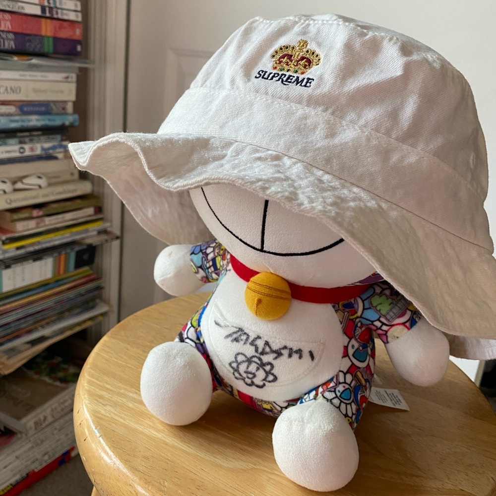 ! SOLD ! SUPREME WHITE BUCKET HAT